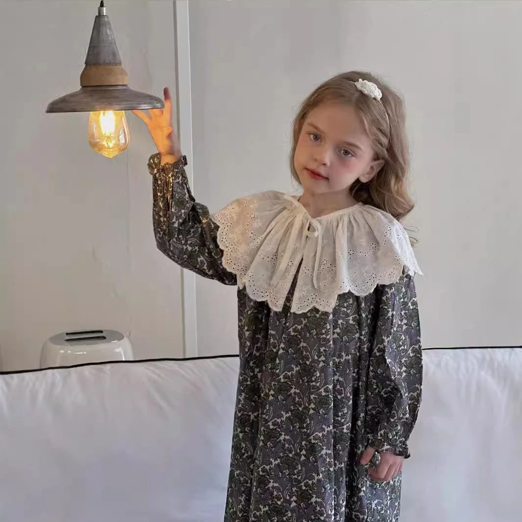 韩版女童碎花连衣裙2024春秋中小童大翻领公主裙女孩蕾丝花边裙潮