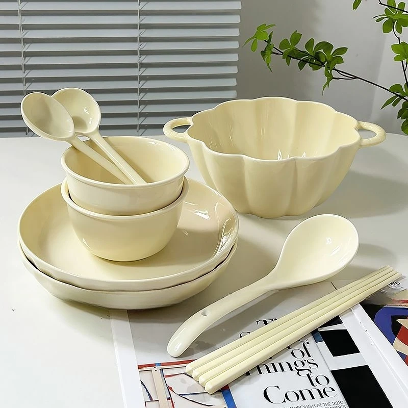 碗盘餐具套装家用2024新款奶油风学生釉下彩陶瓷碗带把手柄碗筷