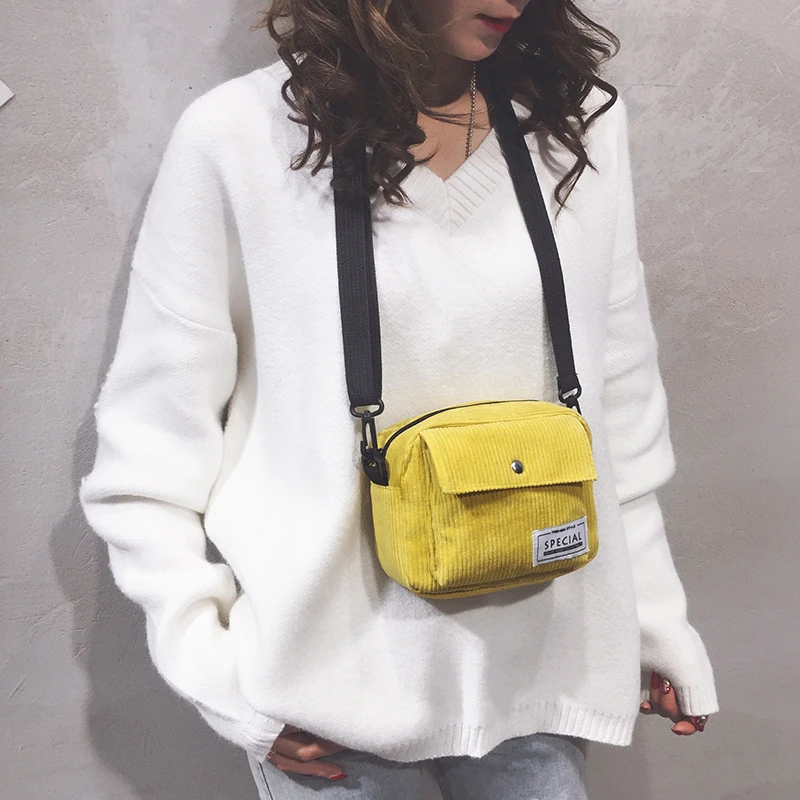2022秋冬新款ins复古灯芯绒小挎包日式校园蹦迪潮酷小包