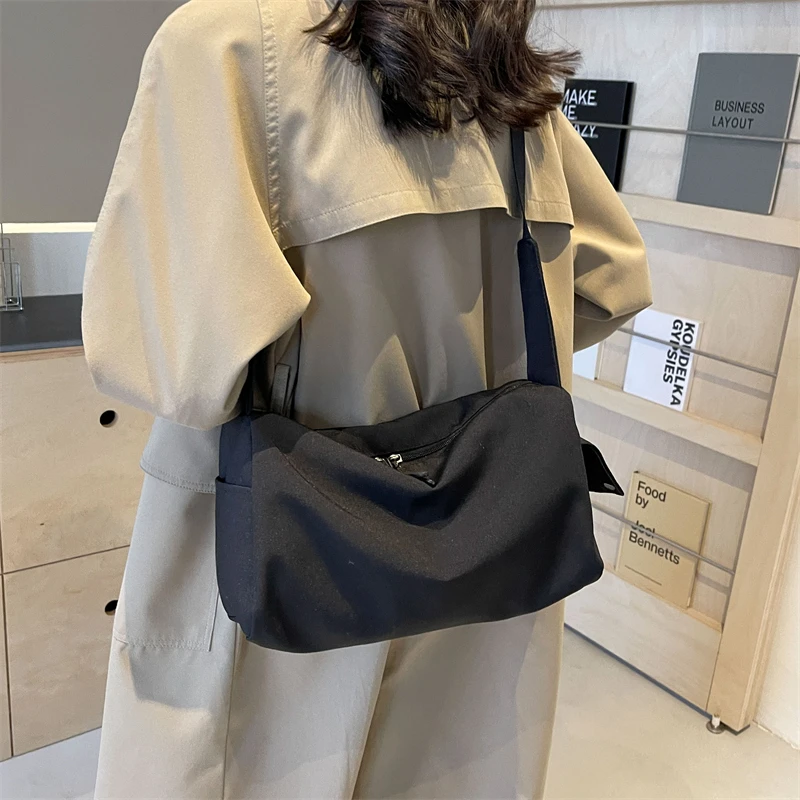 百搭纯色超火大容量斜挎包女韩版大学生休闲单肩包简约新款包包女