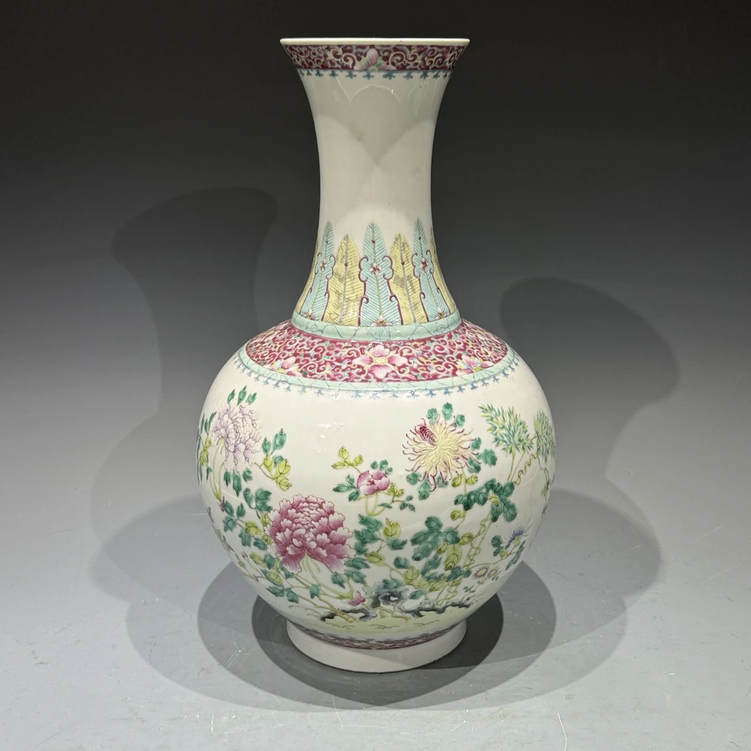 1226 清晚期 粉彩福寿万代纹赏瓶