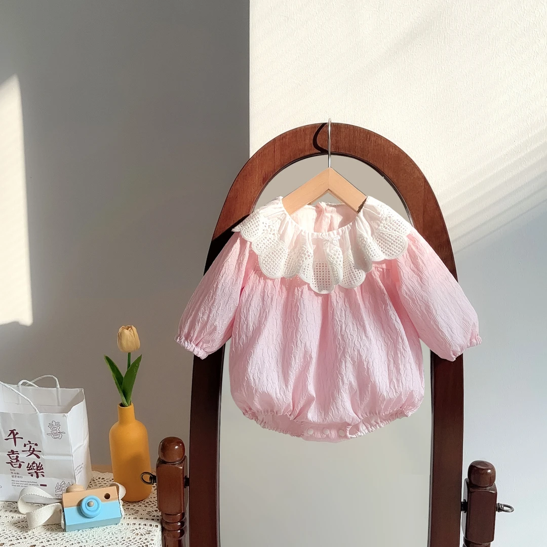 2024新款婴儿衣服春装甜美洋气新生儿镂空花边领长袖女宝宝包屁衣