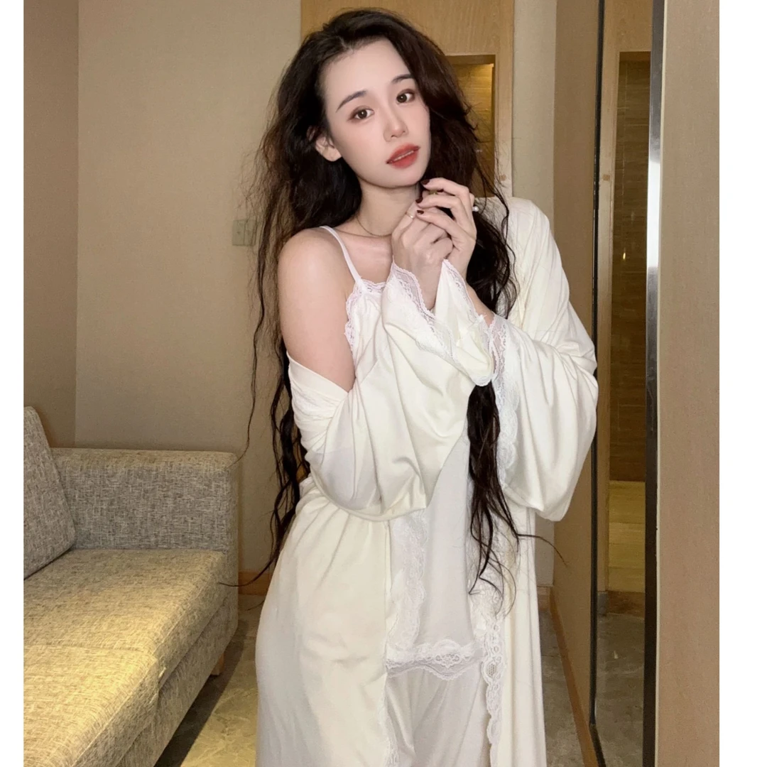 (带胸垫)三件套睡衣女春秋冬女长袖法式纯欲蕾丝家居服女士长款