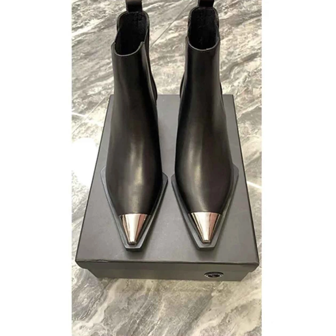 克妮米亚  时尚牛皮短靴粗跟高跟尖头方头气质百搭黑色英伦风