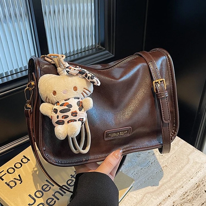 小众质感银色包女2024新款雅丹秋冬单肩斜挎包百搭洋气爆款小方包