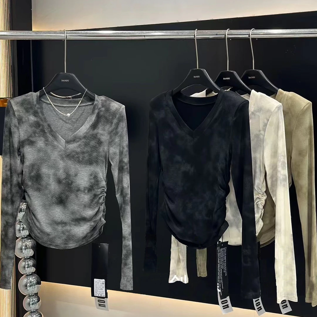 甜辣妹短款褶皱收腰扎染t恤秋季正肩打底衫外穿修身显瘦上衣女