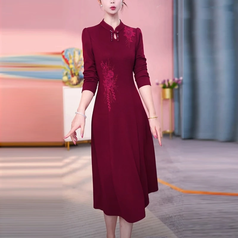 华夫格024秋季新款气质女装2修身显瘦气质长袖减龄酒红色连衣裙子