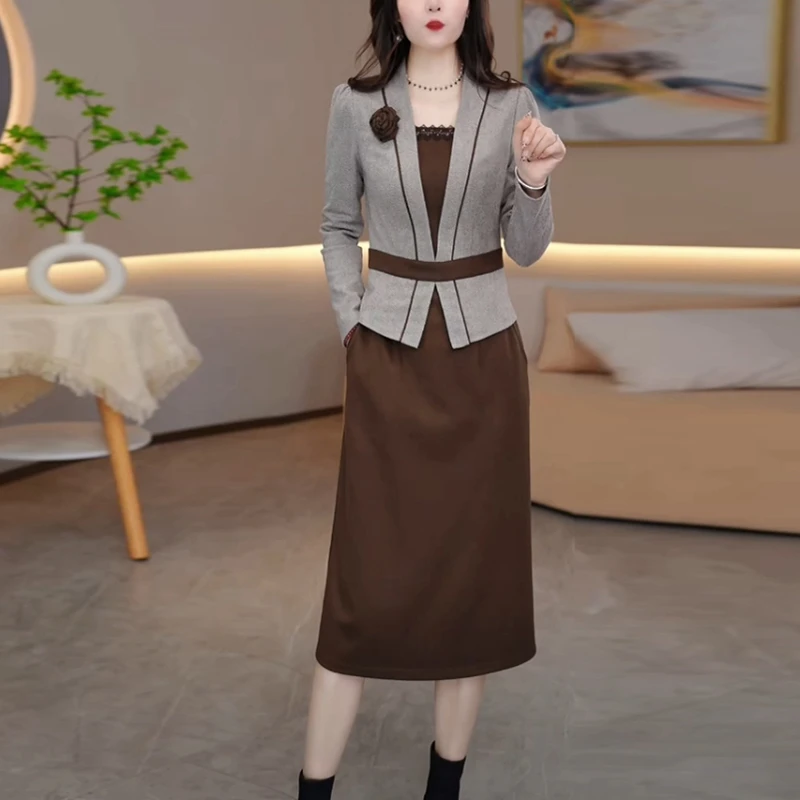 磨毛精纺2024秋冬季新款气质高级感女装轻奢显瘦打底假两件连衣裙