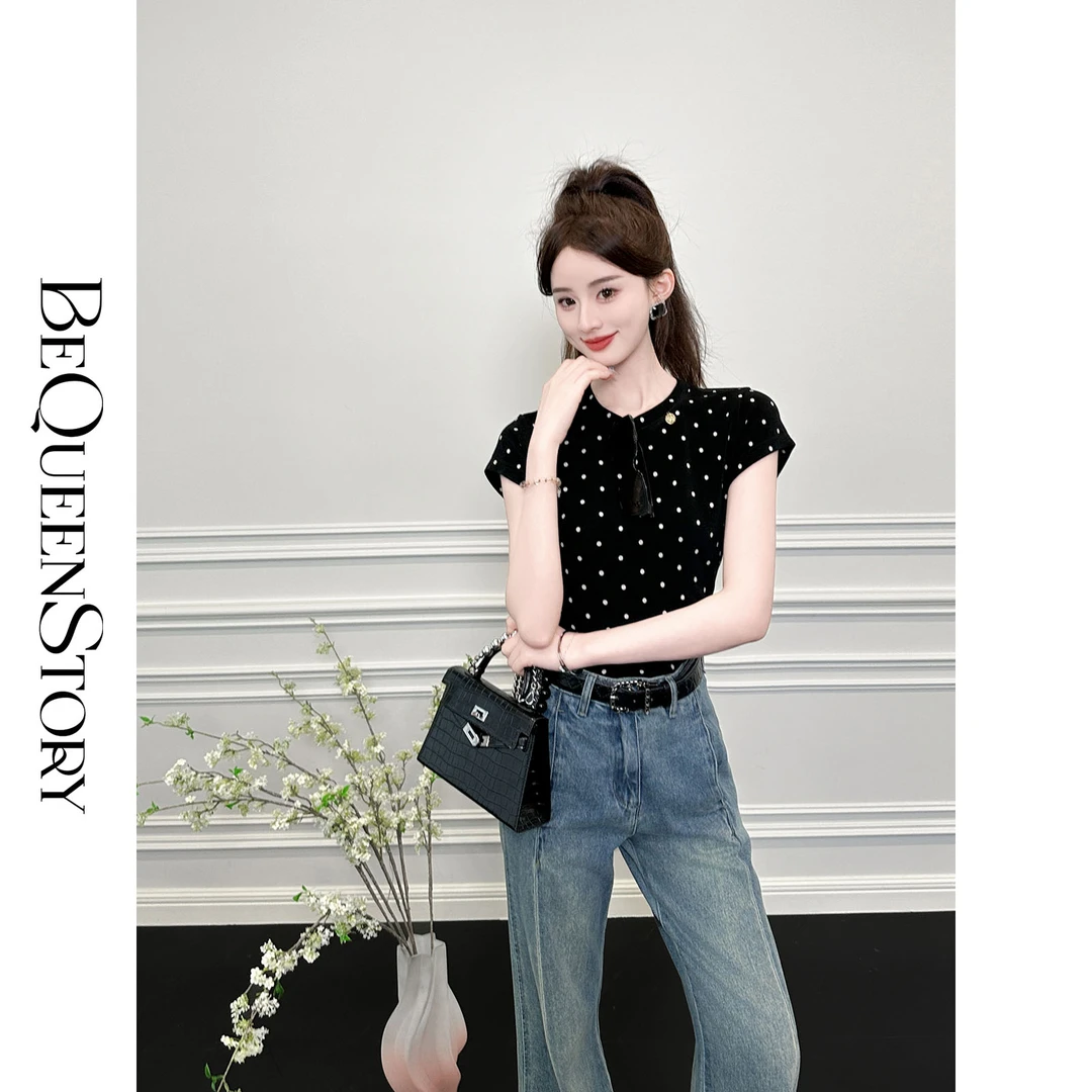 余潇潇【许我耀眼】透气舒适金属缝制领口设计圆领T恤短袖