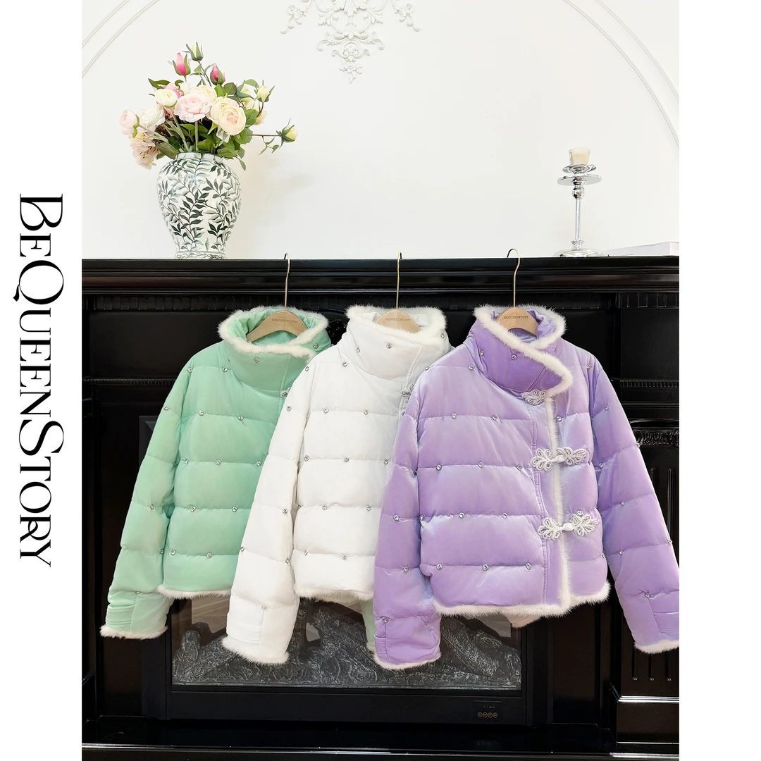 余潇潇 国风丝绒拼接水貂毛盘扣立领白保暖羽绒服腔调穿搭