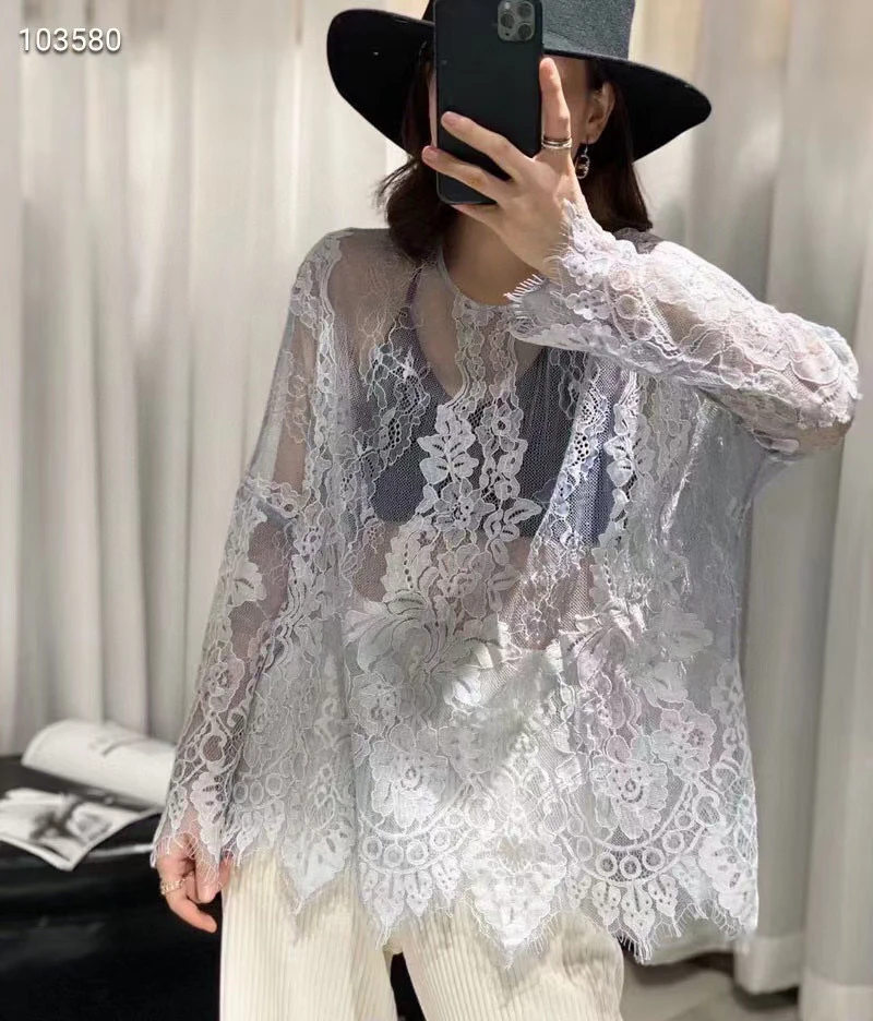 四季款高品质蕾丝打底衫颜色随机