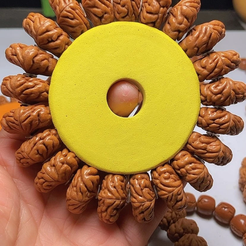 【闪购商品】桃核手串?**者