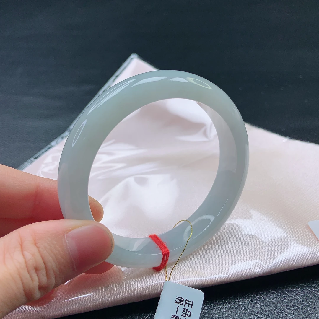 57圈冰种胶润浅绿清爽翡翠宽边手镯缅甸天然a货正品时尚女款