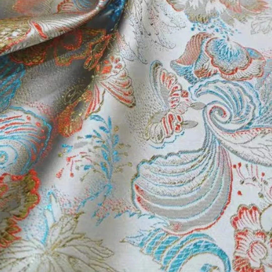 银白色蝶恋花，面宽1.1米