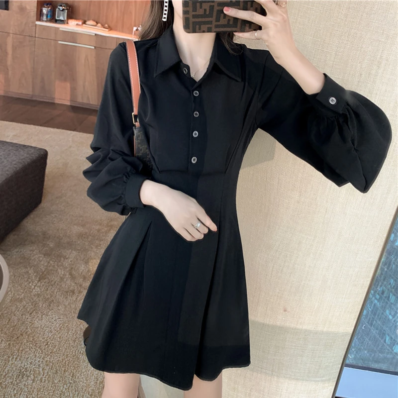 赫本风小黑裙春装2026新款收腰显瘦衬衫裙女心机设计感气质连衣裙