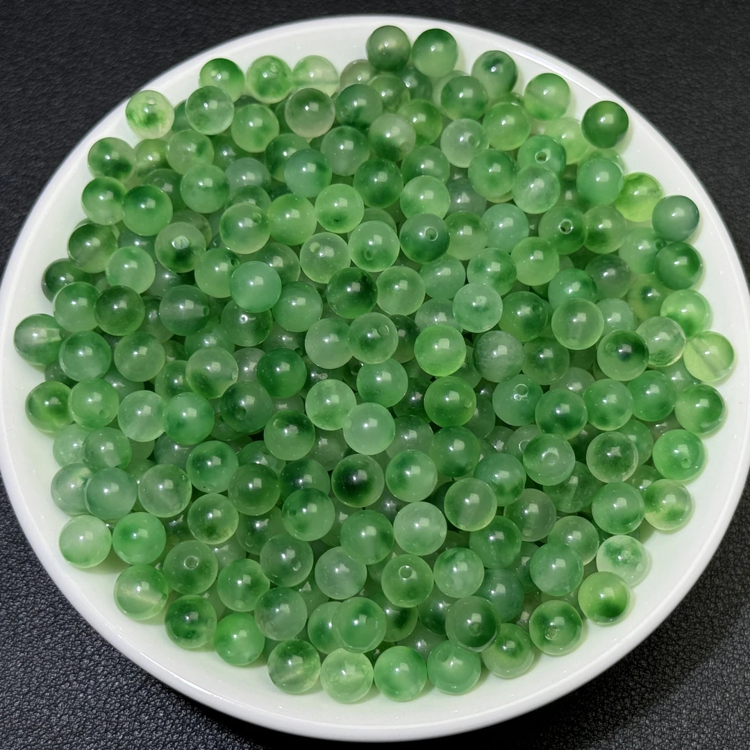 散珠天然绿飘花 8mm 50颗 随4颗（赠弹力绳）Z020