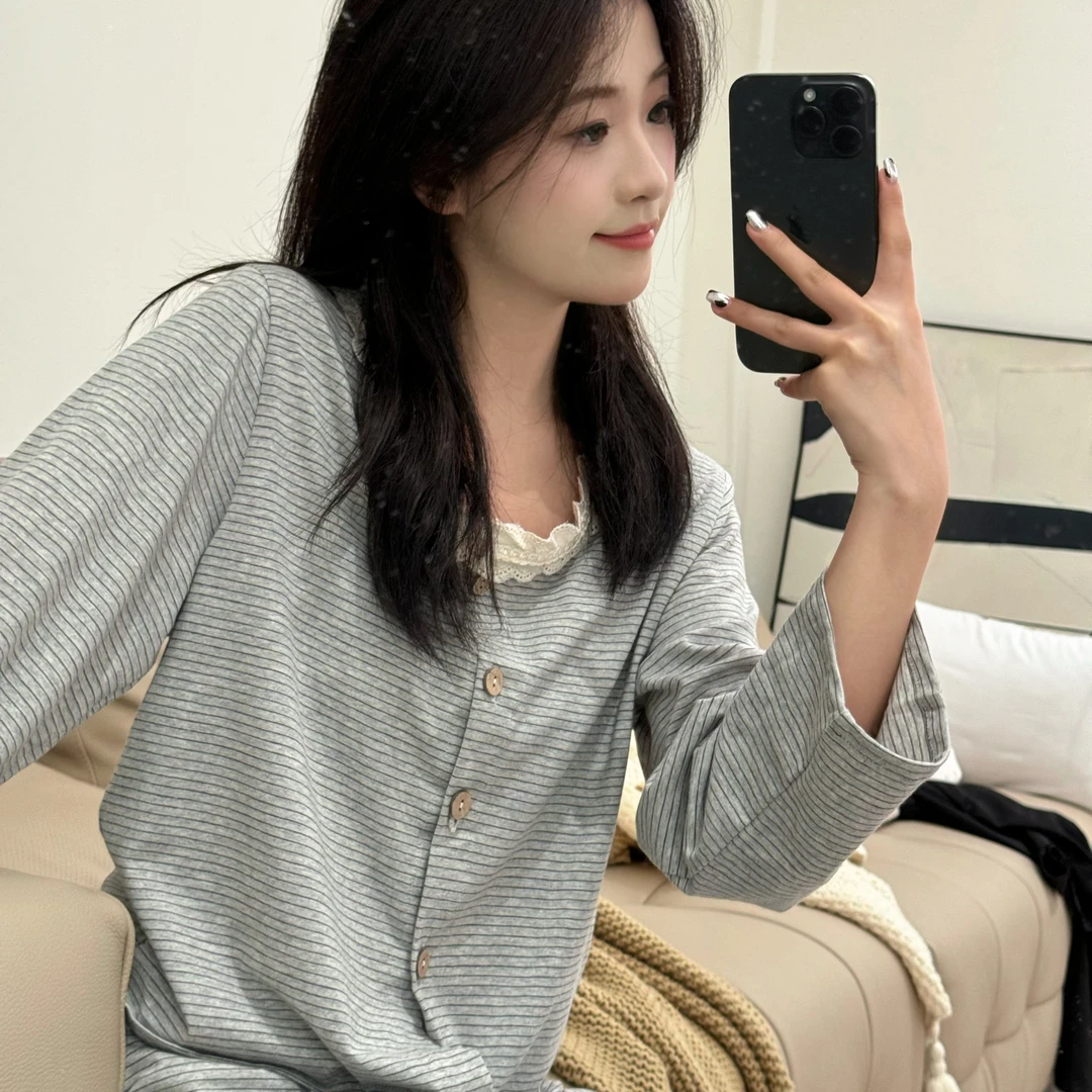 VINEEMAN【温香软玉】花朵圆领细条纹款女短袖长裤睡衣家居服套装