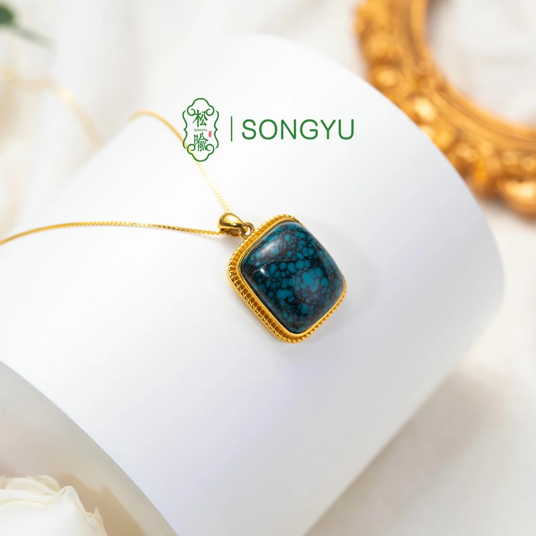 大喻家原创设计绿松石18K金吊坠平安无事牌时尚轻奢气质精美坠链