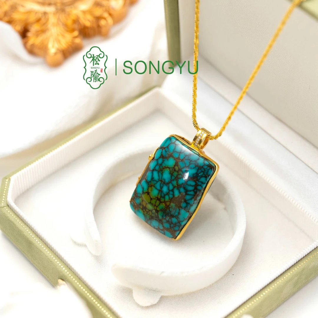 大喻家原创设计绿松石18K金吊坠平安无事牌时尚轻奢气质精美坠链