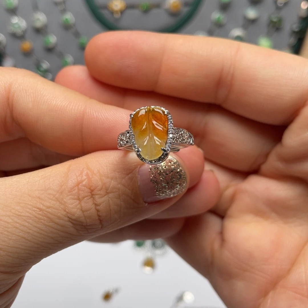 翡翠戒指银S925镶嵌苹***兔纯天然缅甸翡翠