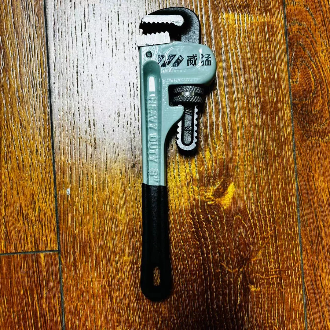 DJ 薄荷绿管钳八寸多功能家用扳手便携