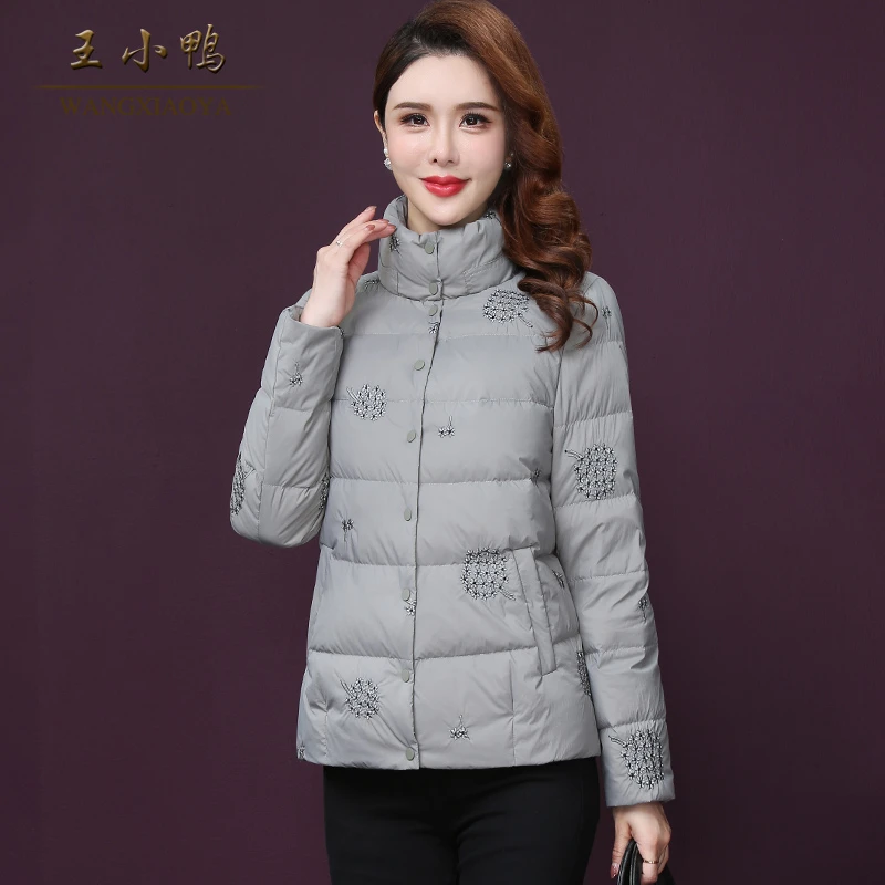 王小鸭W-YE-21277羽绒服女冬装保暖新款复古刺绣保暖白鸭绒加厚