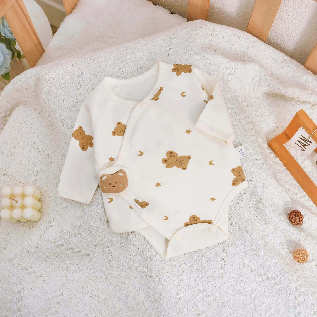 新生儿婴儿包屁衣宝宝四季款纯棉连体包屁春秋长袖满印宝宝护肚衣