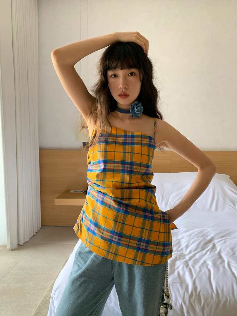夏日多巴胺吊带背心百搭格子显瘦短款夏季无袖外穿性感格纹上衣