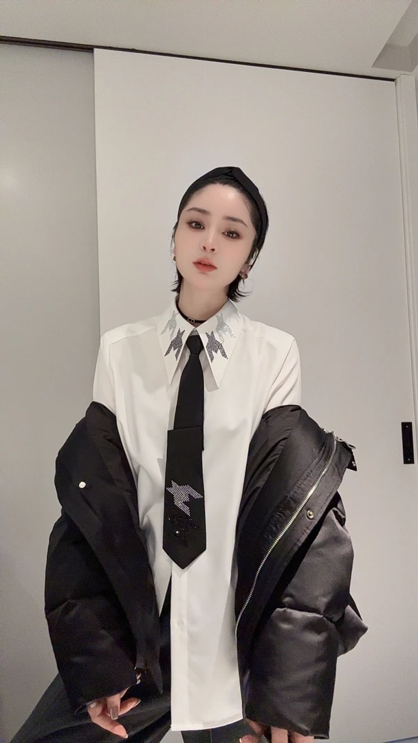 FANYE 2024冬季设计感百搭翻领钉钻衬衫24703