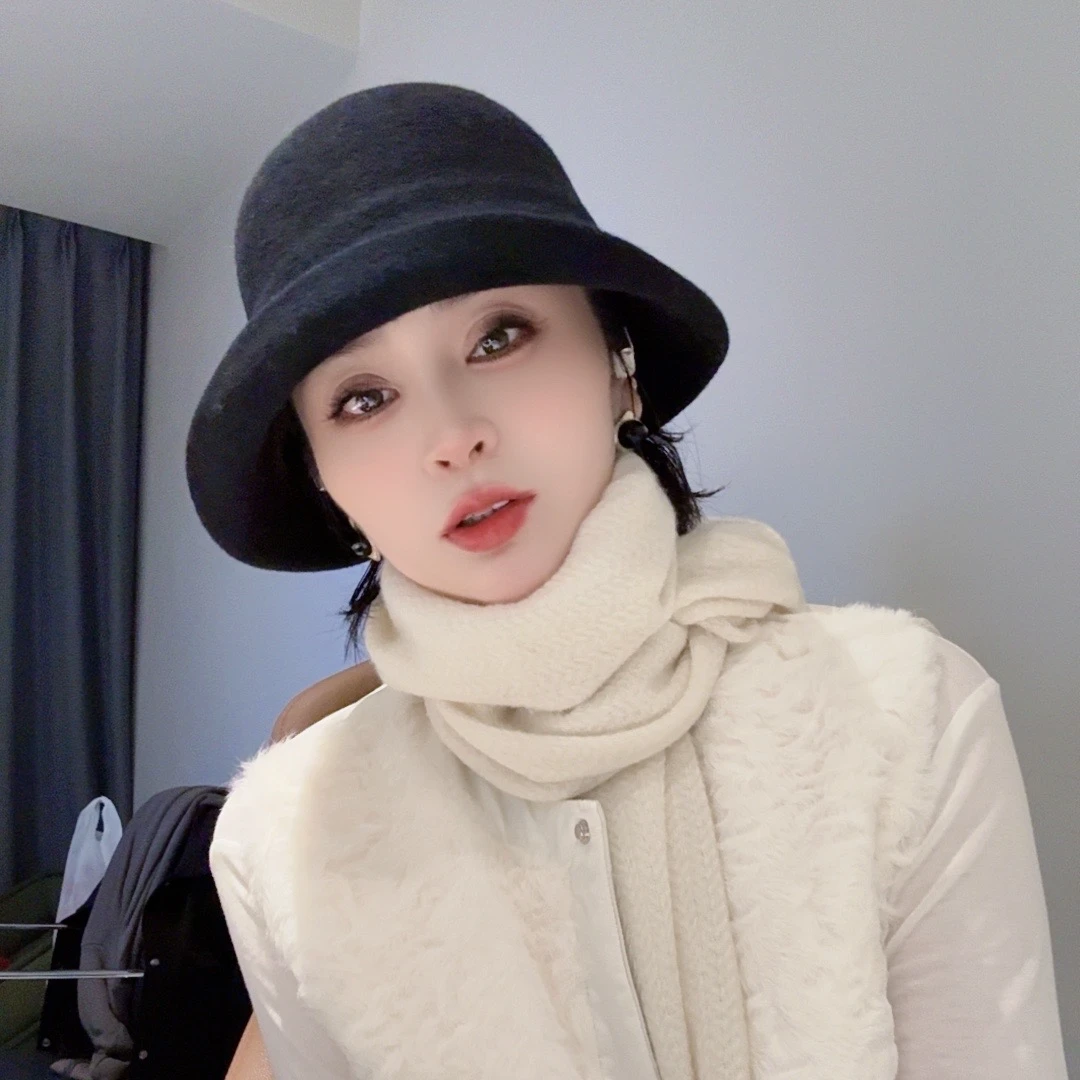 FANYE  纯色暗纹编制百搭保暖双色羊绒围巾