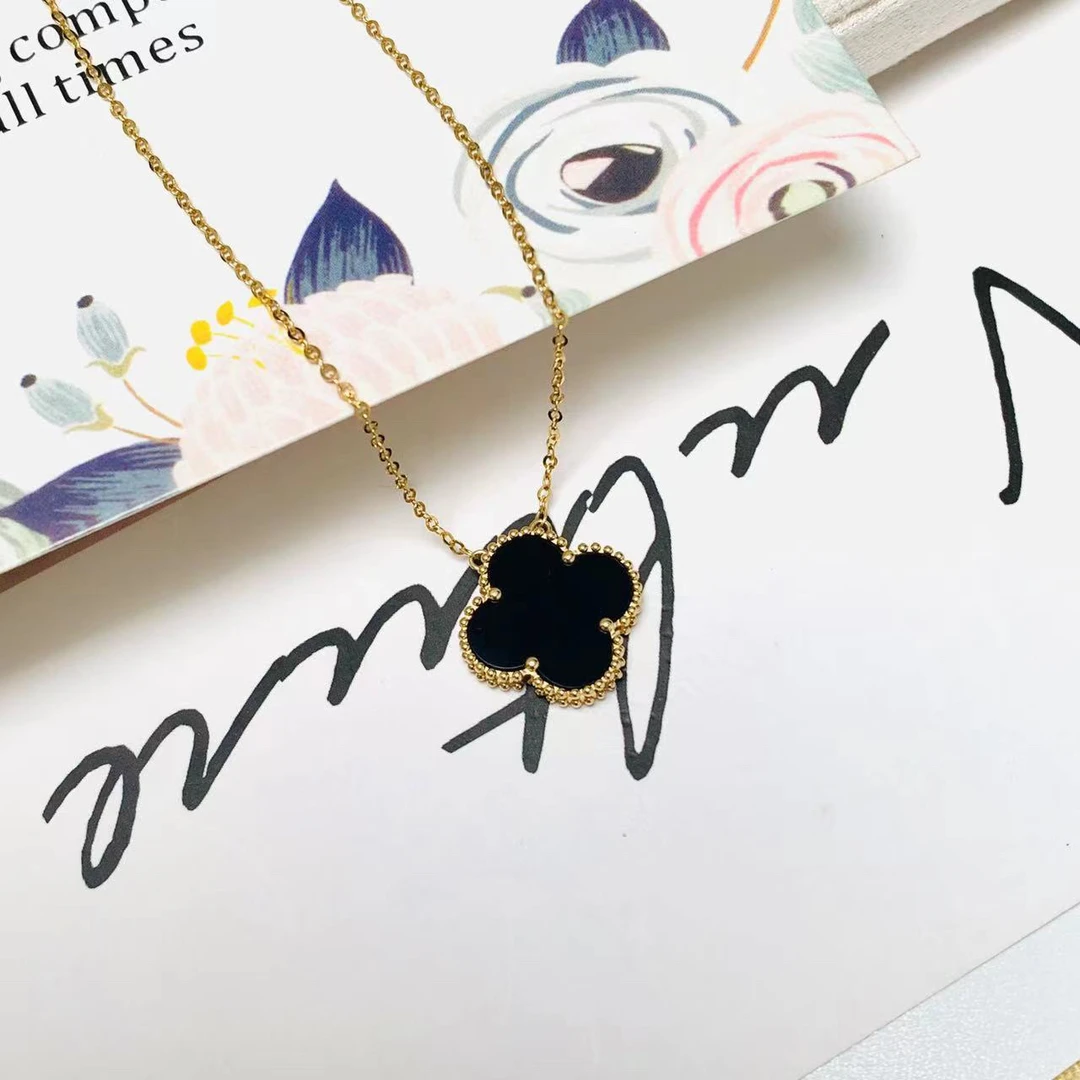 18K黑玛瑙四叶草项链显白简约耐看百搭