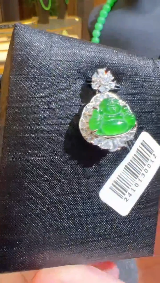 【闪购商品】翡翠吊坠(不含链)合金多样性发货