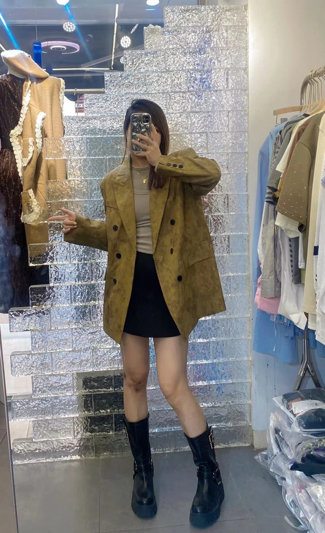 灯芯绒复古风时尚外套