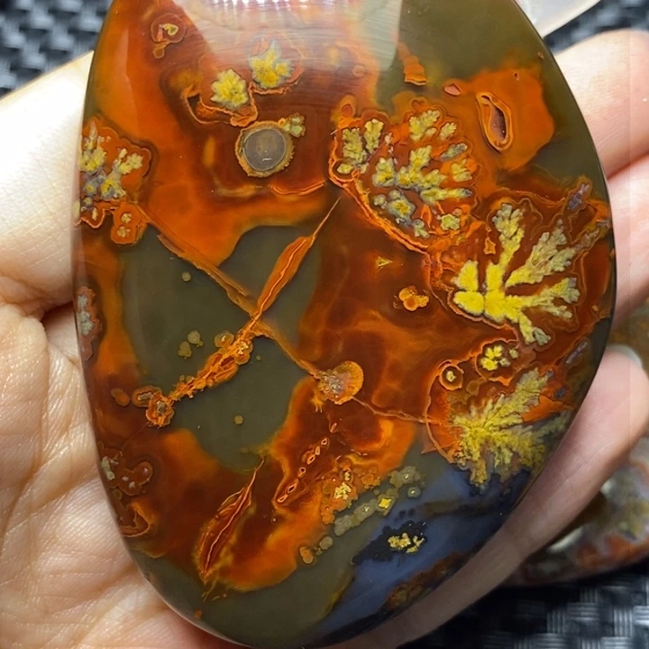 玛瑙/玉髓颈饰未镶嵌唐****技