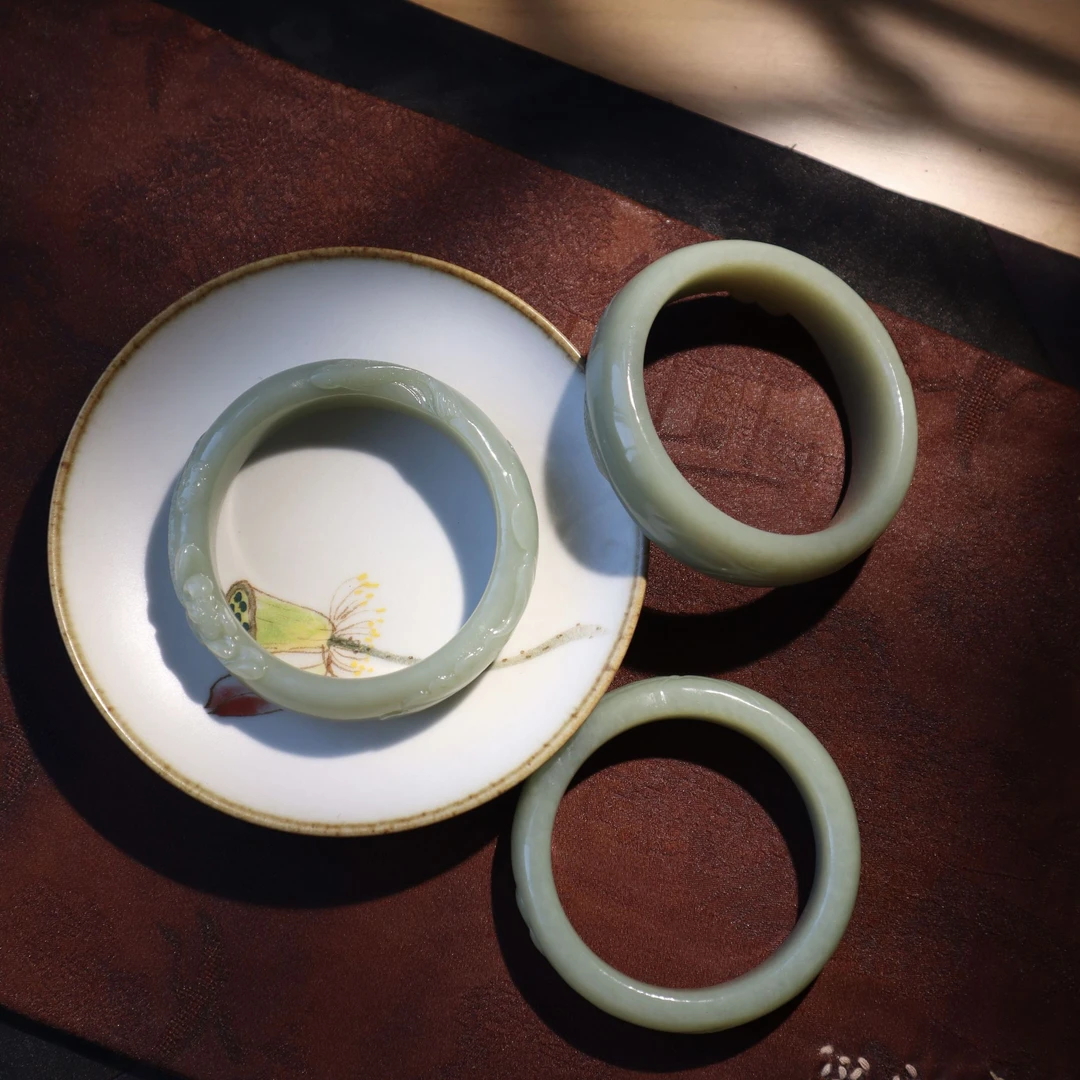 陌上诗【夜雨敲窗】且末蓝和田玉随形荷花游鱼手镯