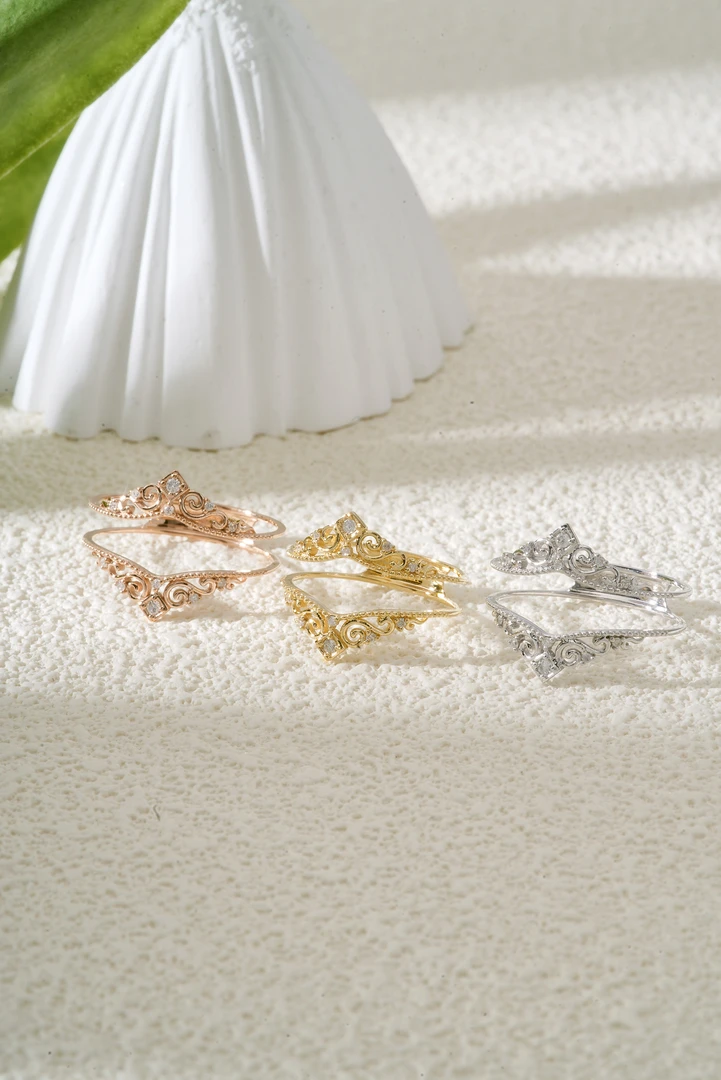 18k双皇冠护戒戒指  R866657女款饰品小众经典时尚多样性发货1件