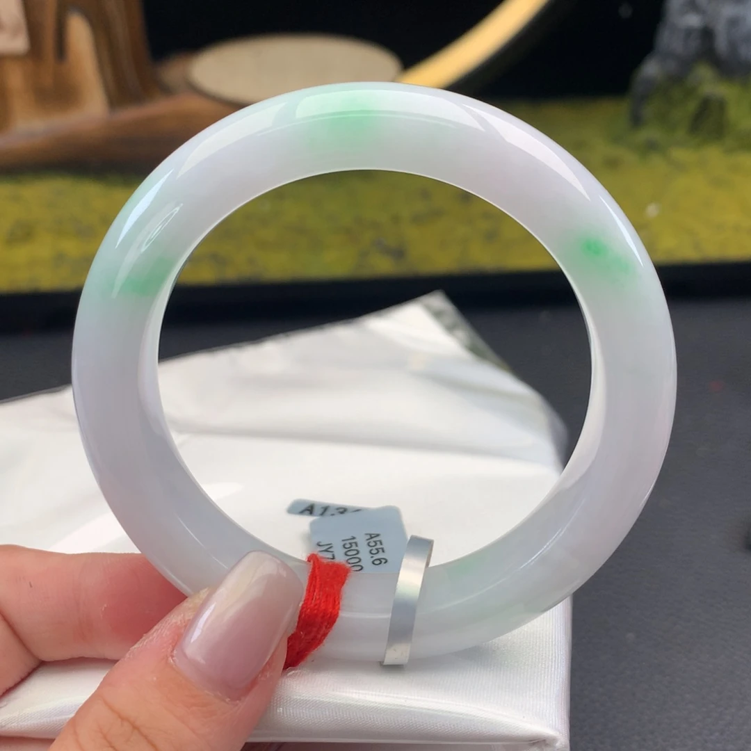 翡翠手镯未镶嵌55.6正圈88