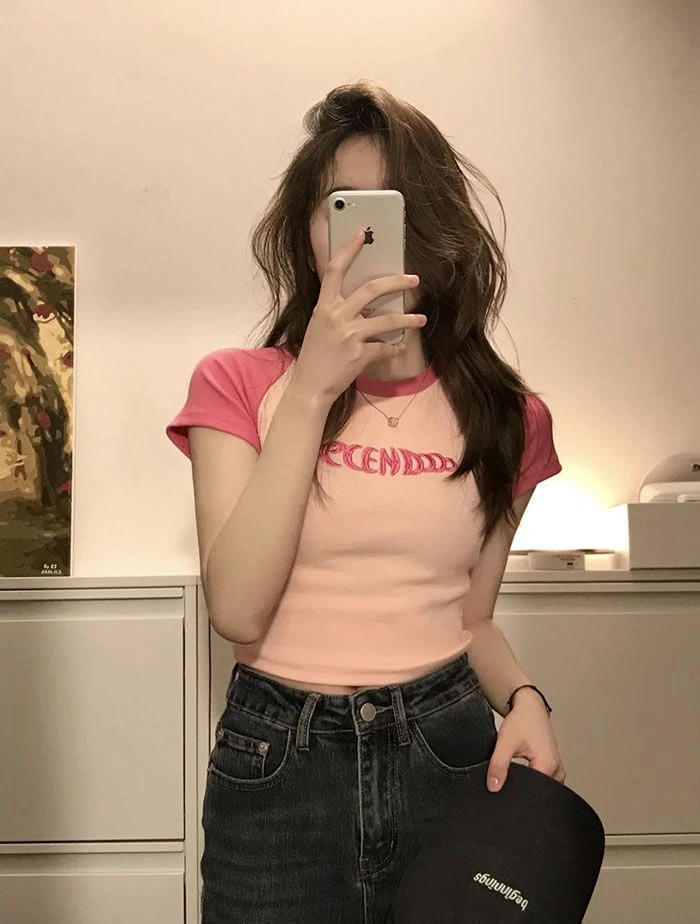 辣妹粉色短袖t恤女夏设计感小众纯欲风修身显瘦露脐短款上衣ins潮