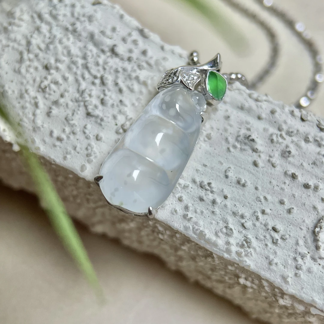 天然A货翡翠高冰种木纳雪花棉豆子吊坠18k金南非真钻镶嵌项链