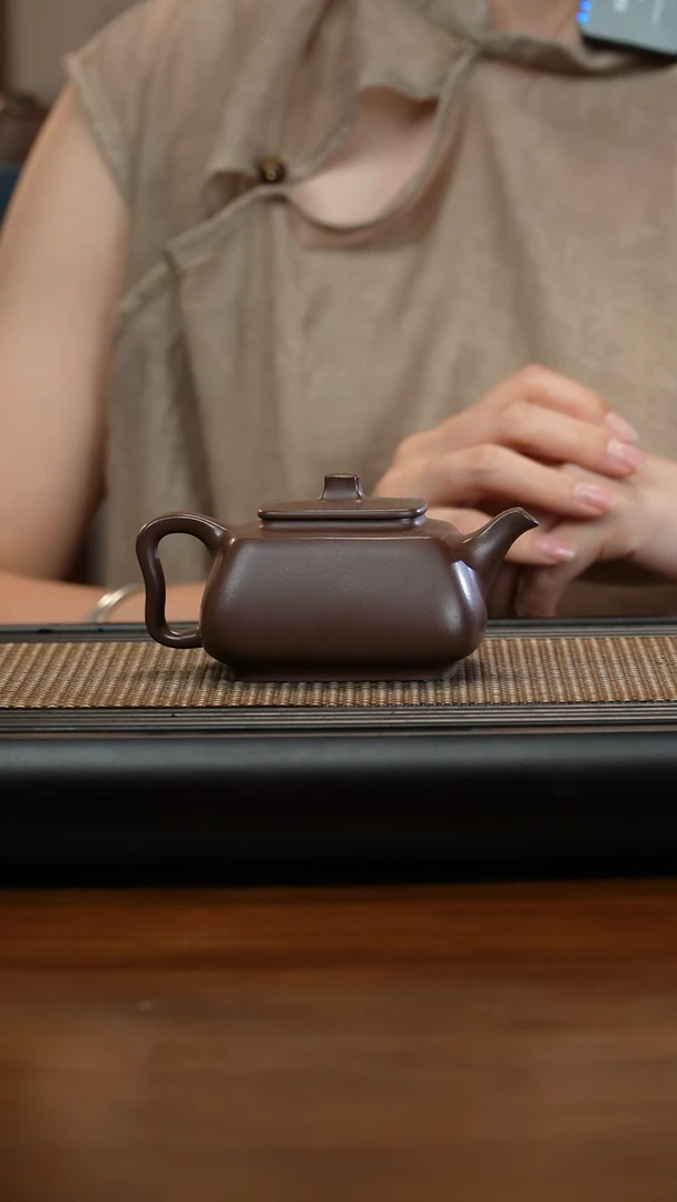 【闪购商品】紫砂茶壶W1524范锡明紫泥耳把四方壶