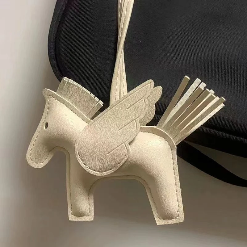 妮K新款时尚皮质小马挂件