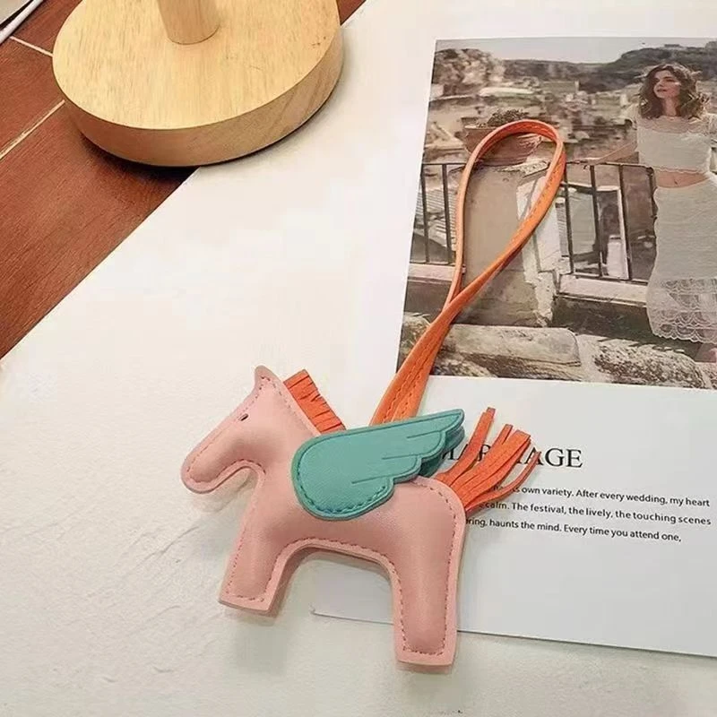 金求.新款时尚皮质小马挂件