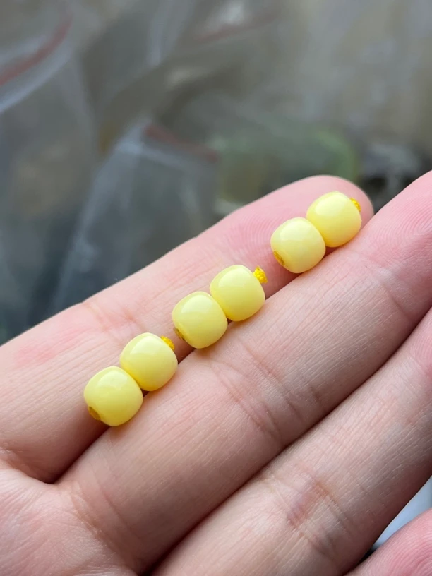 俄料蜜蜡浓白花老型7.6-7.7mm一对多样发一对