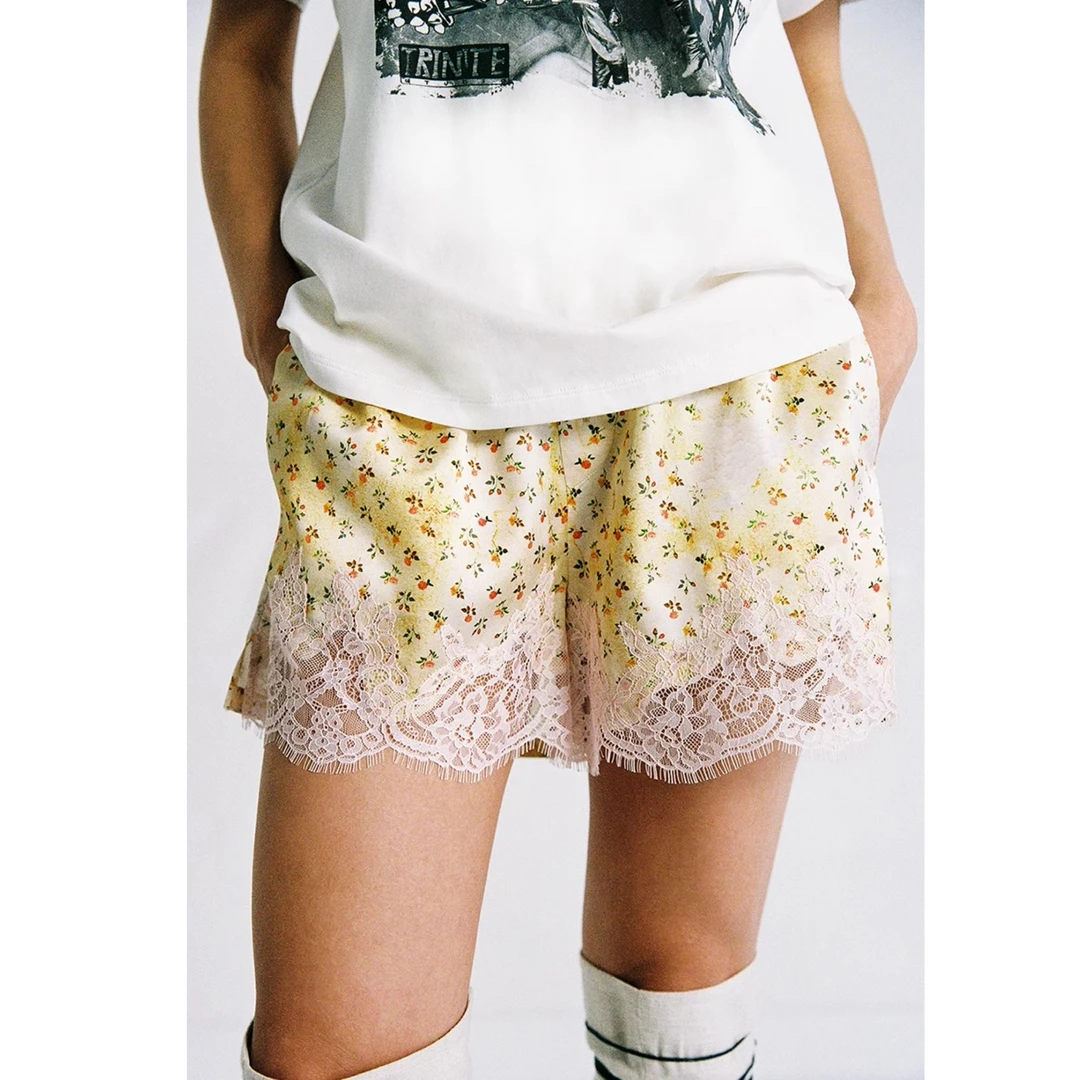 陈列品微瑕 TRINITE  做旧碎花蕾丝拼接丝质短裤