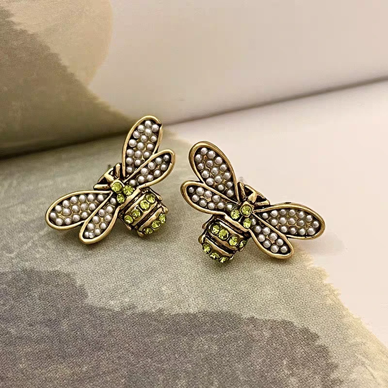 铜合金耳饰 3018小巧精致拼色蜜蜂耳钉