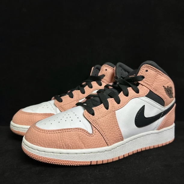 二手/ 38.5码/ aj1 樱花粉 中帮 复古篮球鞋 假一罚四 公价1069
