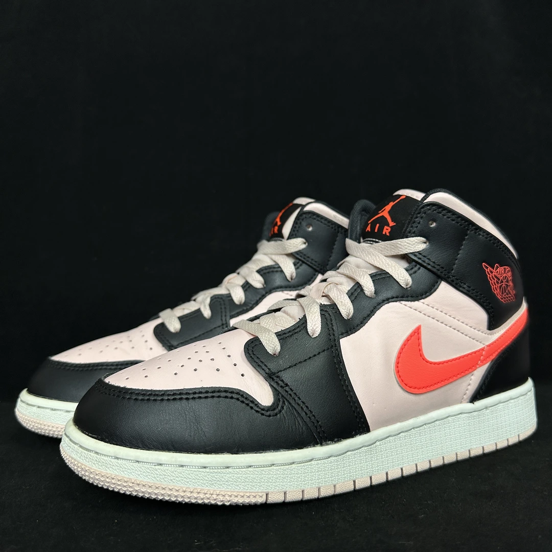 二手/ 40码/ aj1 黑粉 中帮 复古篮球鞋 假一罚四