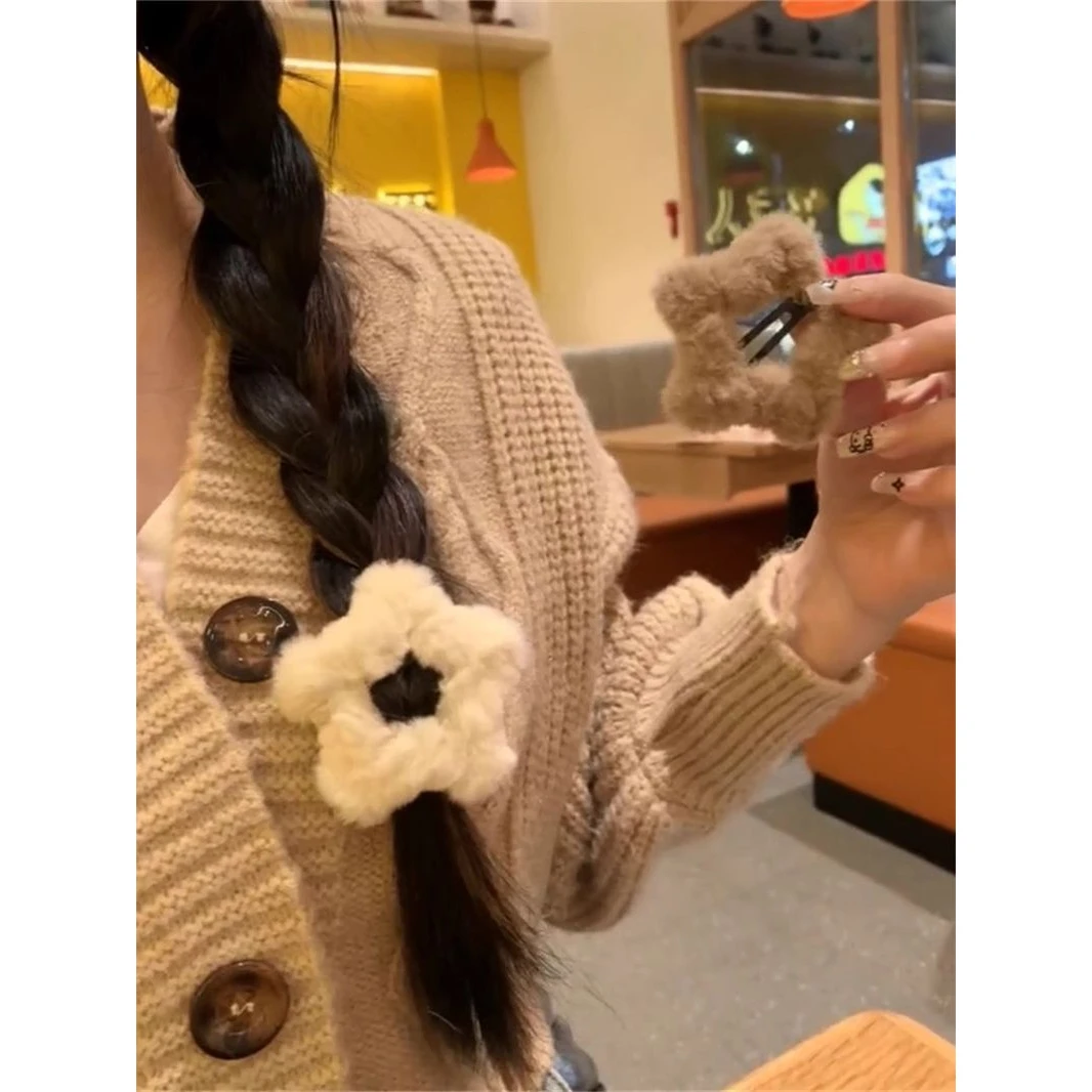 秋冬新款美拉德五角星星毛绒发夹女刘海碎发侧边夹子可爱头饰发卡