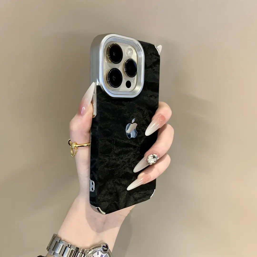 新款电镀绒布雪山纹适用苹果16手机壳15promax女14高级感13创意12