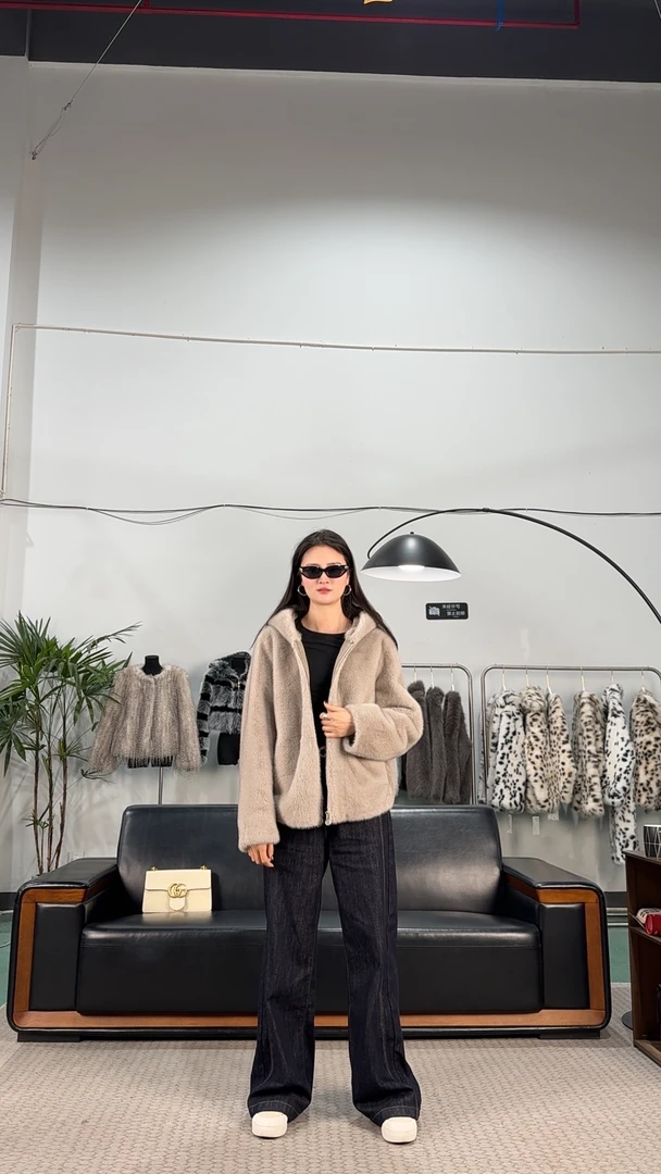 C117网红女装秋冬保暖时尚气质百搭